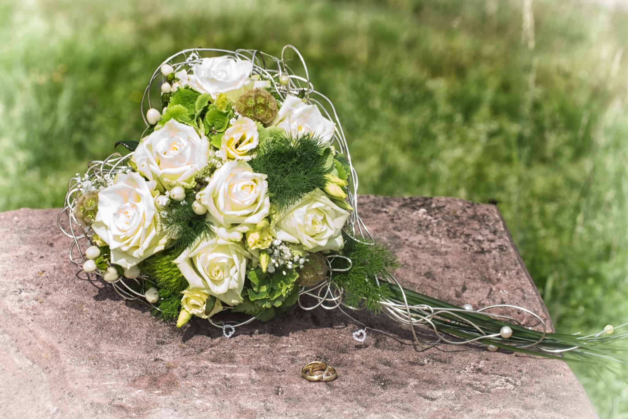 Brautsstrauß Blumen-Luz Altensteig Hochzeit Deko